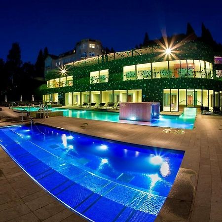 Rimske Terme - Hotel Zdraviliski Dvor リムスケ・トプリツェ エクステリア 写真
