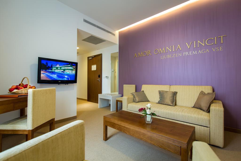 Rimske Terme - Hotel Zdraviliski Dvor リムスケ・トプリツェ 部屋 写真