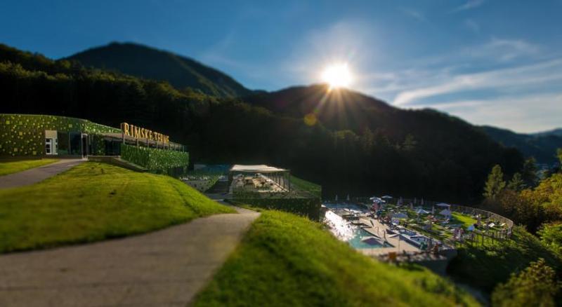 Rimske Terme - Hotel Zdraviliski Dvor リムスケ・トプリツェ エクステリア 写真