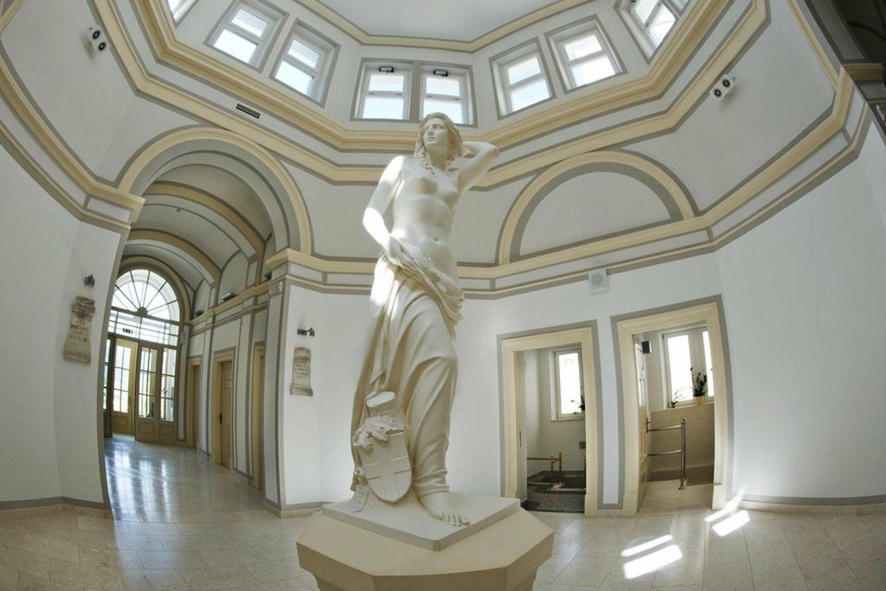 Rimske Terme - Hotel Zdraviliski Dvor リムスケ・トプリツェ エクステリア 写真